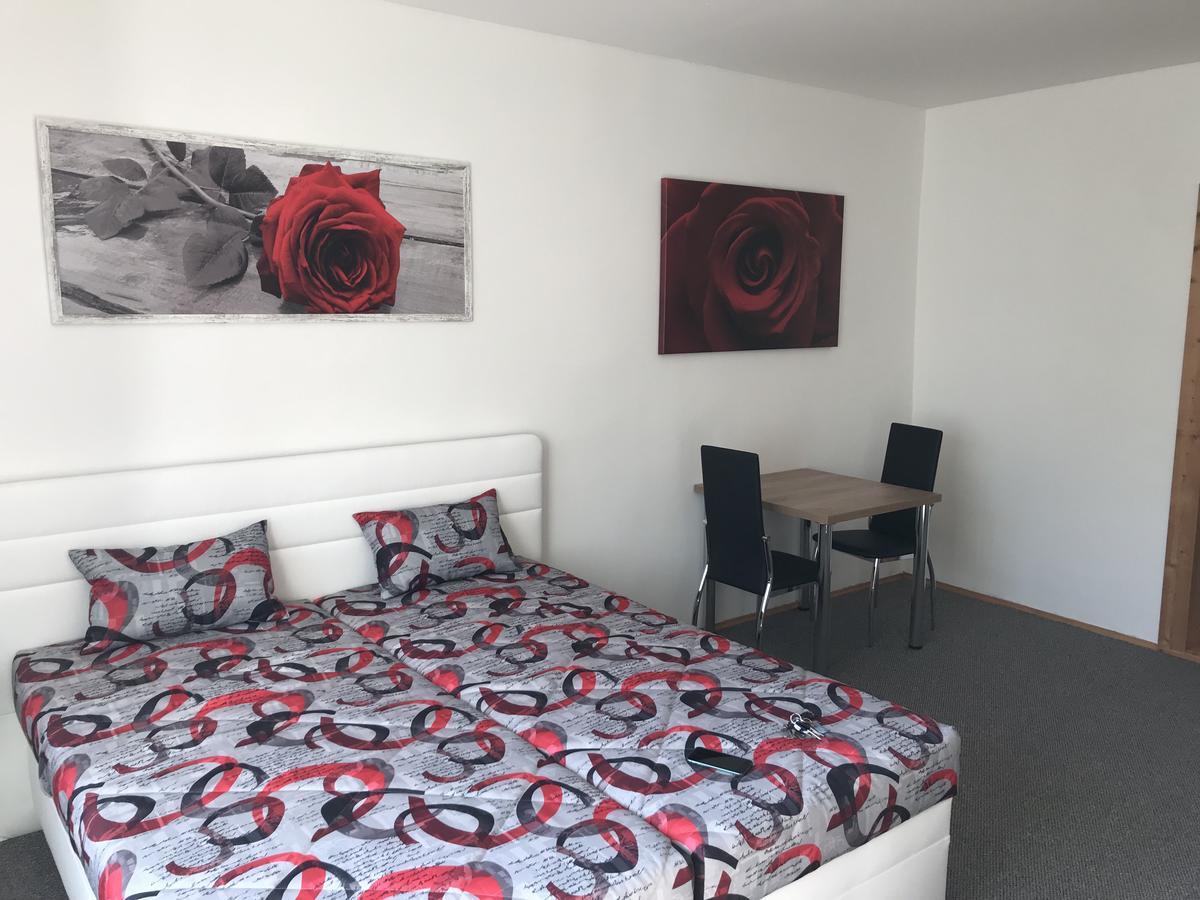 Apartment Dominika Strupcice Exteriör bild